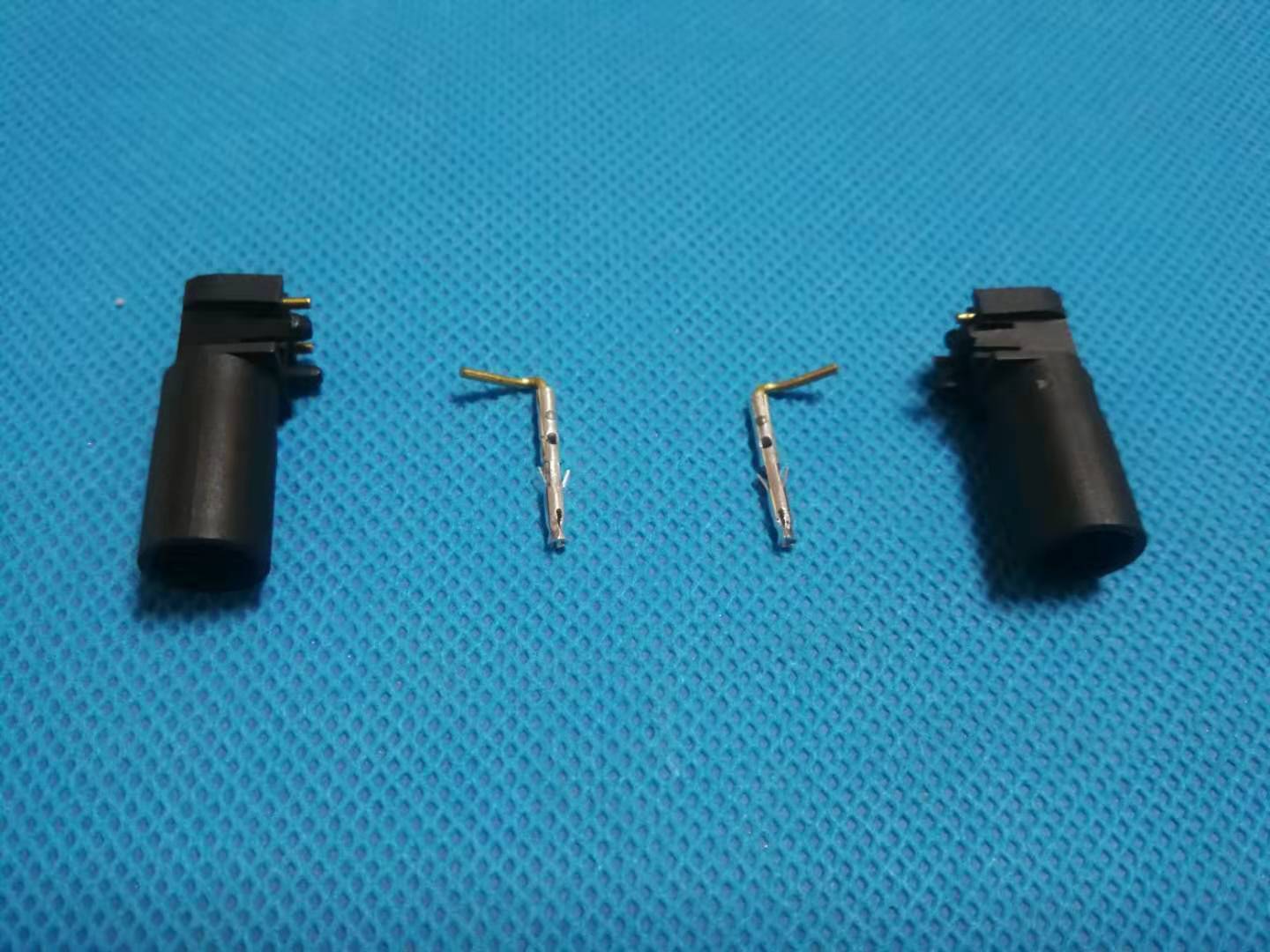 新能源汽車(chē)連接器 新能源汽車(chē)連接器