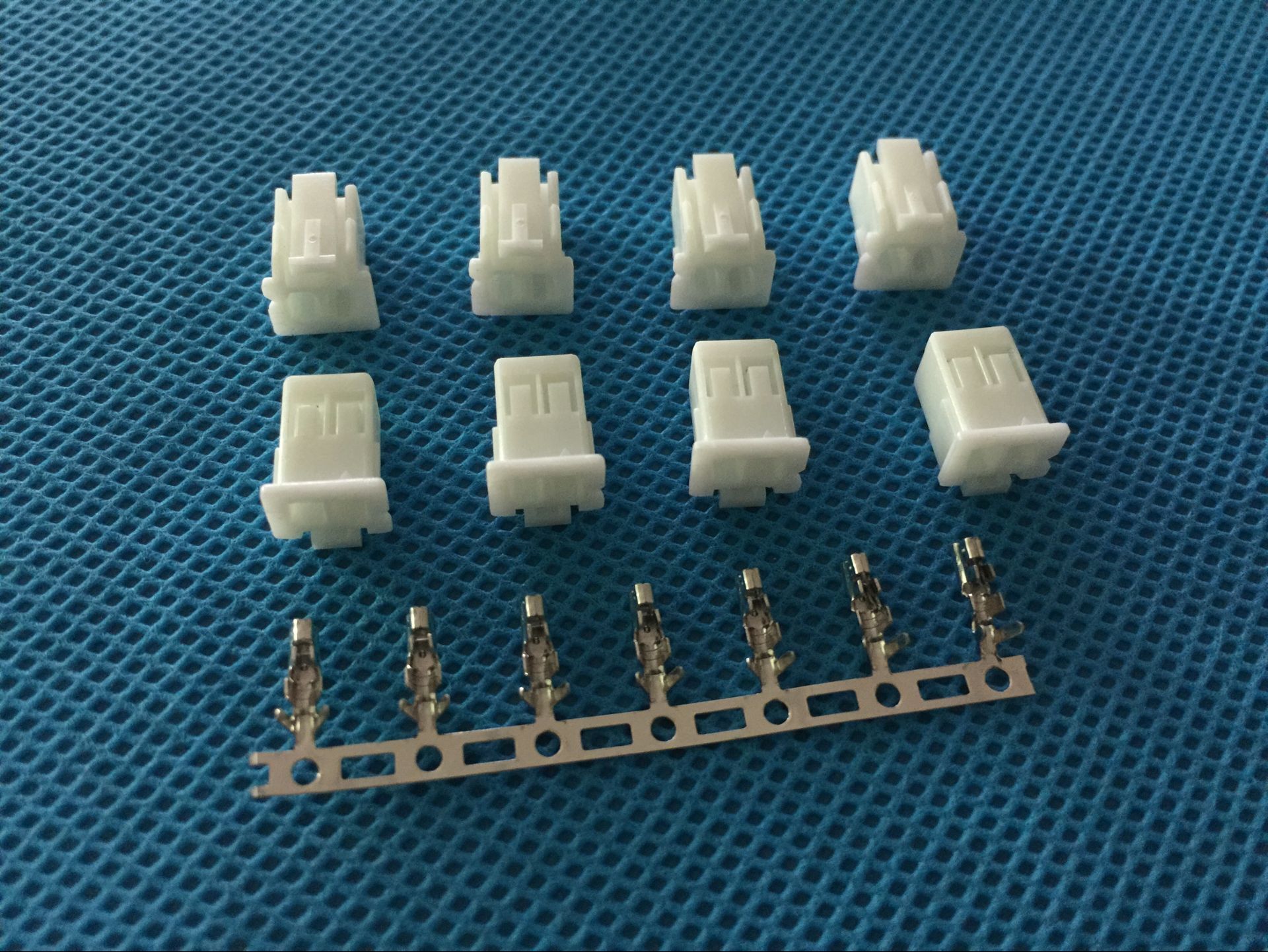 電子連接器 電子連接器