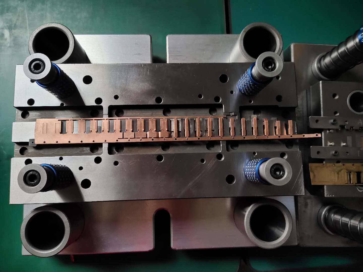 比亞迪連接器 比亞迪連接器