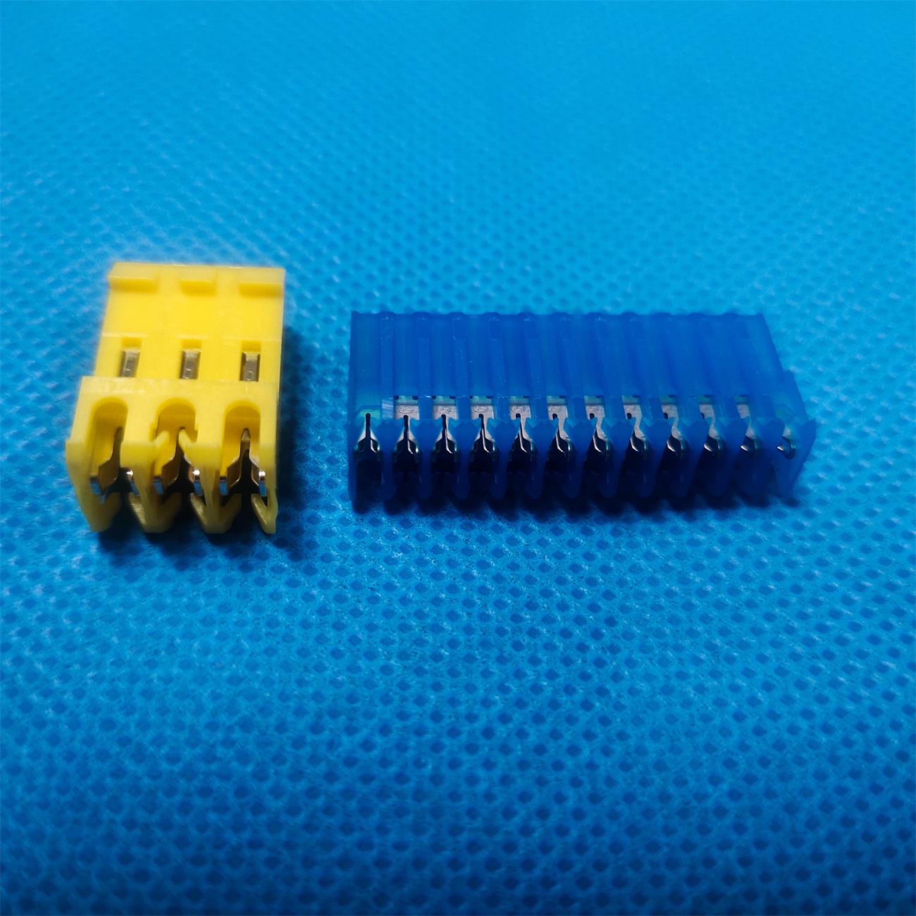 電子連接器 電子連接器