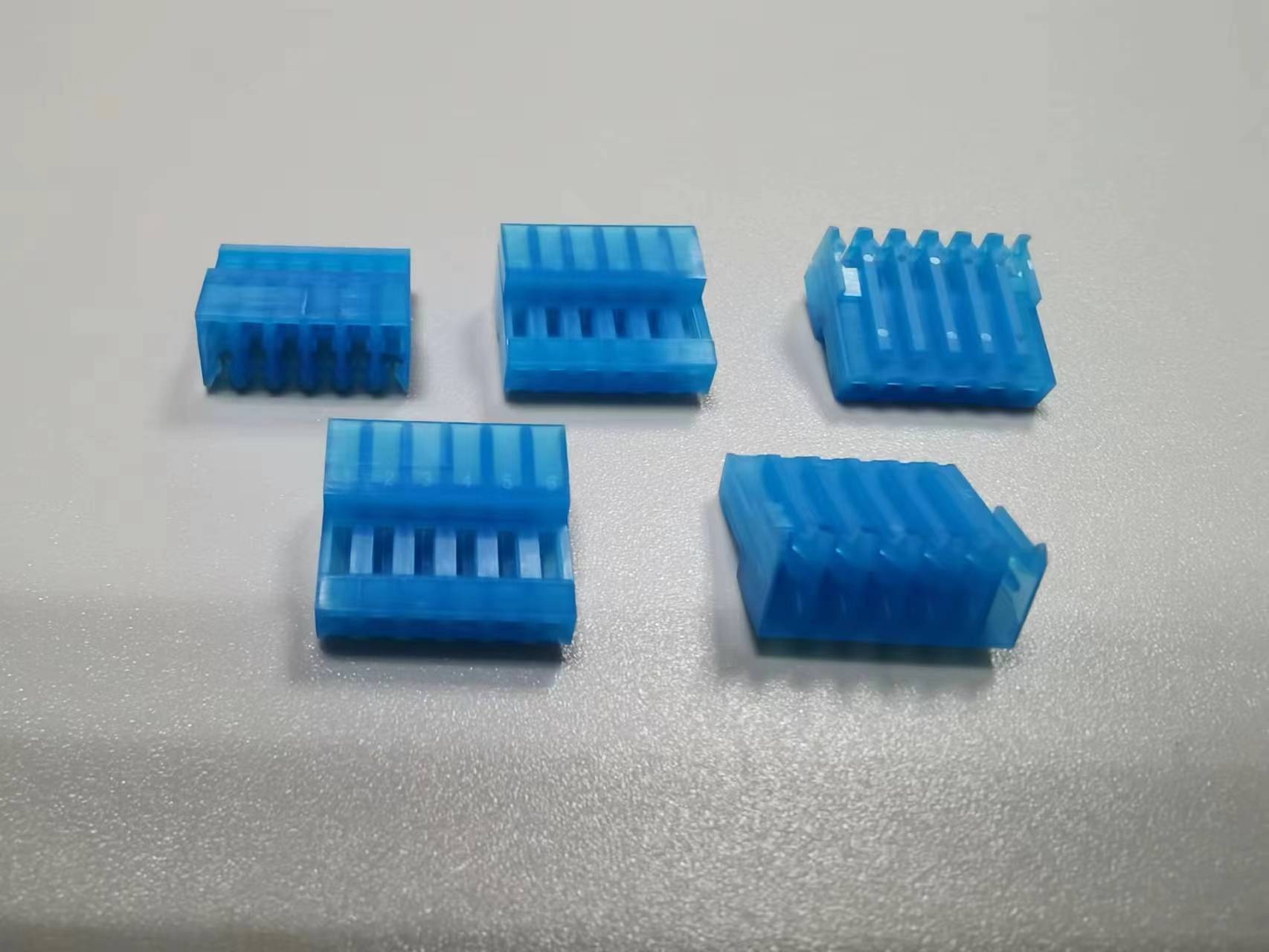 國(guó)產(chǎn)電子連接器